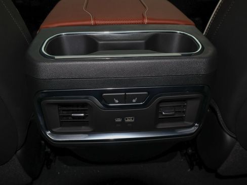 New 2026 GMC Sierra 3500 Denali Ultimate w/ LPO, Black Badging Package AWD/4WD image 13