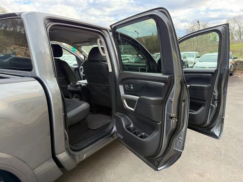 Used 2019 Nissan Titan PRO-4X image 24