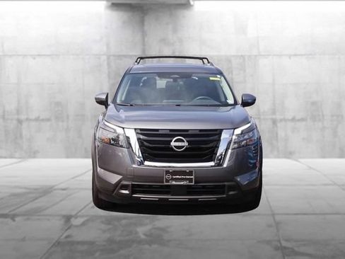 Certified 2025 Nissan Pathfinder SV w/ SV Premium Package FWD image 4