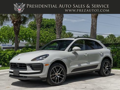 Used 2025 Porsche Macan AWD/4WD image 1