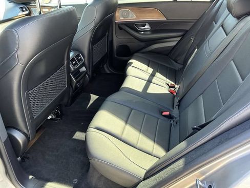 Used 2022 Mercedes-Benz GLE 350 4MATIC w/ AMG Line Exterior image 18