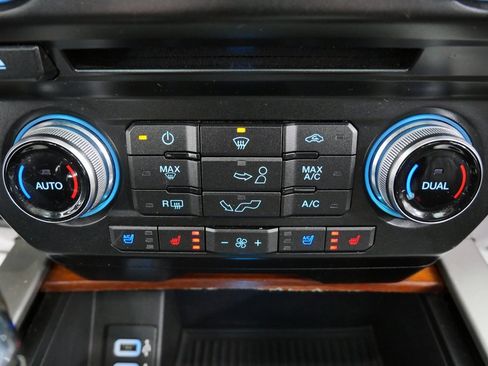 Used 2017 Ford F150 King Ranch w/ Equipment Group 601A Luxury image 33