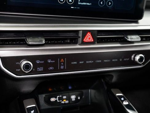 Certified 2025 Kia Sorento S image 19