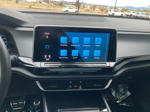 Certified 2024 Volkswagen Atlas Cross Sport SEL Premium R-Line image 20