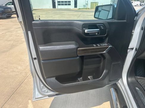 Used 2020 Chevrolet Silverado 1500 LT w/ Trailering Package AWD/4WD image 6