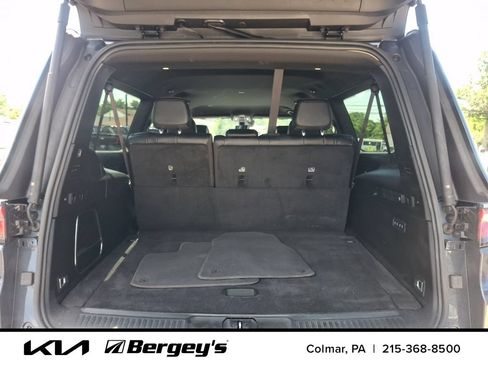 Used 2024 Jeep Wagoneer L Series II w/ Flexible Seating Group AWD/4WD image 32