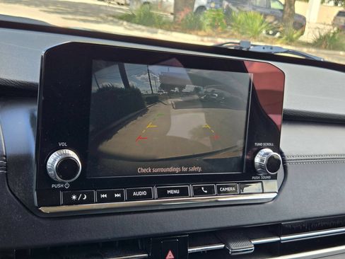Used 2023 Mitsubishi Outlander ES FWD image 16