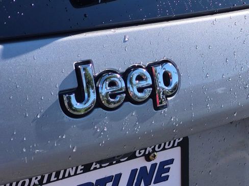 Used 2019 Jeep Cherokee Latitude w/ Popular Appearance Group FWD image 6
