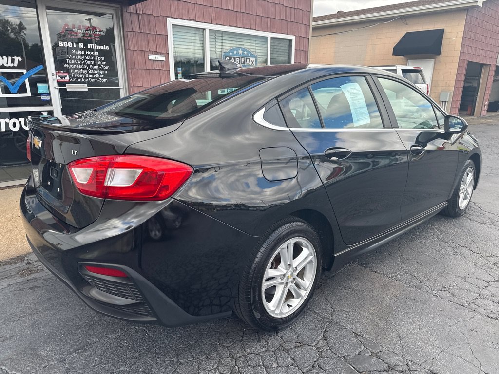 Used 2017 Chevrolet Cruze LT w/ RS Package FWD image 5
