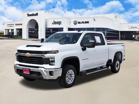 Used 2025 Chevrolet Silverado 2500 LT w/ Convenience Package image 3