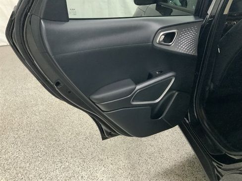 Used 2025 Kia Soul LX FWD image 15