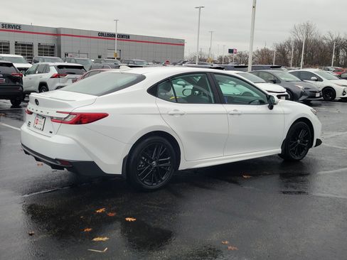 Certified 2025 Toyota Camry SE image 5