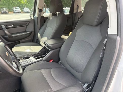 Used 2016 Chevrolet Traverse LT w/ Traveler's Package FWD image 13