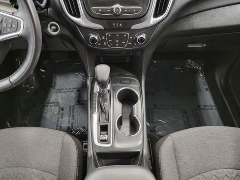 Used 2022 Chevrolet Equinox LT image 17