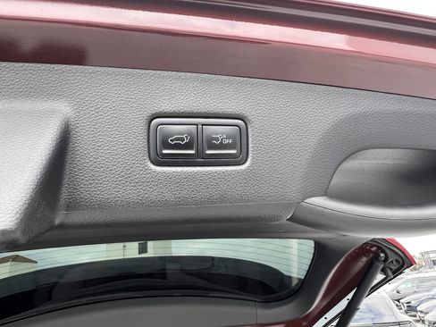 Used 2025 Kia Carnival EX FWD image 23
