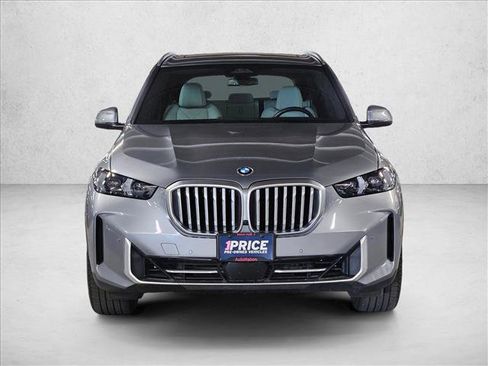 Used 2024 BMW X5 xDrive40i w/ Parking Assistance Package AWD/4WD image 2