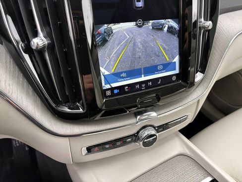 Used 2023 Volvo XC60 B5 Plus w/ Climate Package image 21