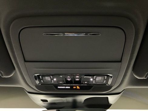 Used 2021 Lincoln Corsair Reserve image 19