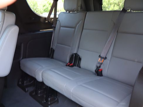Used 2023 GMC Yukon XL SLT w/ SLT Premium Package AWD/4WD image 42