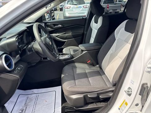 Used 2024 Chevrolet Trax LS w/ Driver Confidence Package FWD image 10