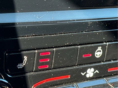 Used 2023 Jeep Grand Cherokee Limited image 17