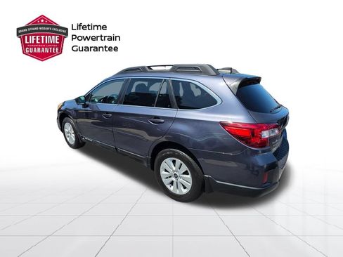 Used 2017 Subaru Outback 2.5i Premium AWD/4WD image 3