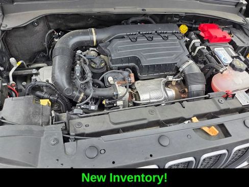 Certified 2023 Jeep Renegade Latitude AWD/4WD image 17
