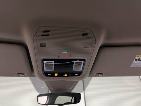 Used 2024 Volkswagen Atlas SE image 59