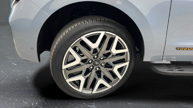Used 2025 Ford Expedition Tremor AWD/4WD image 41