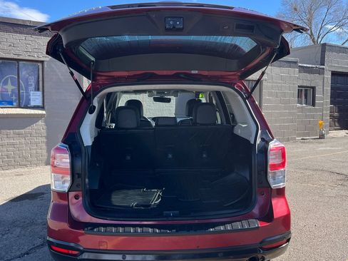 Used 2018 Subaru Forester 2.5i Touring w/ Popular Package #3B AWD/4WD image 23