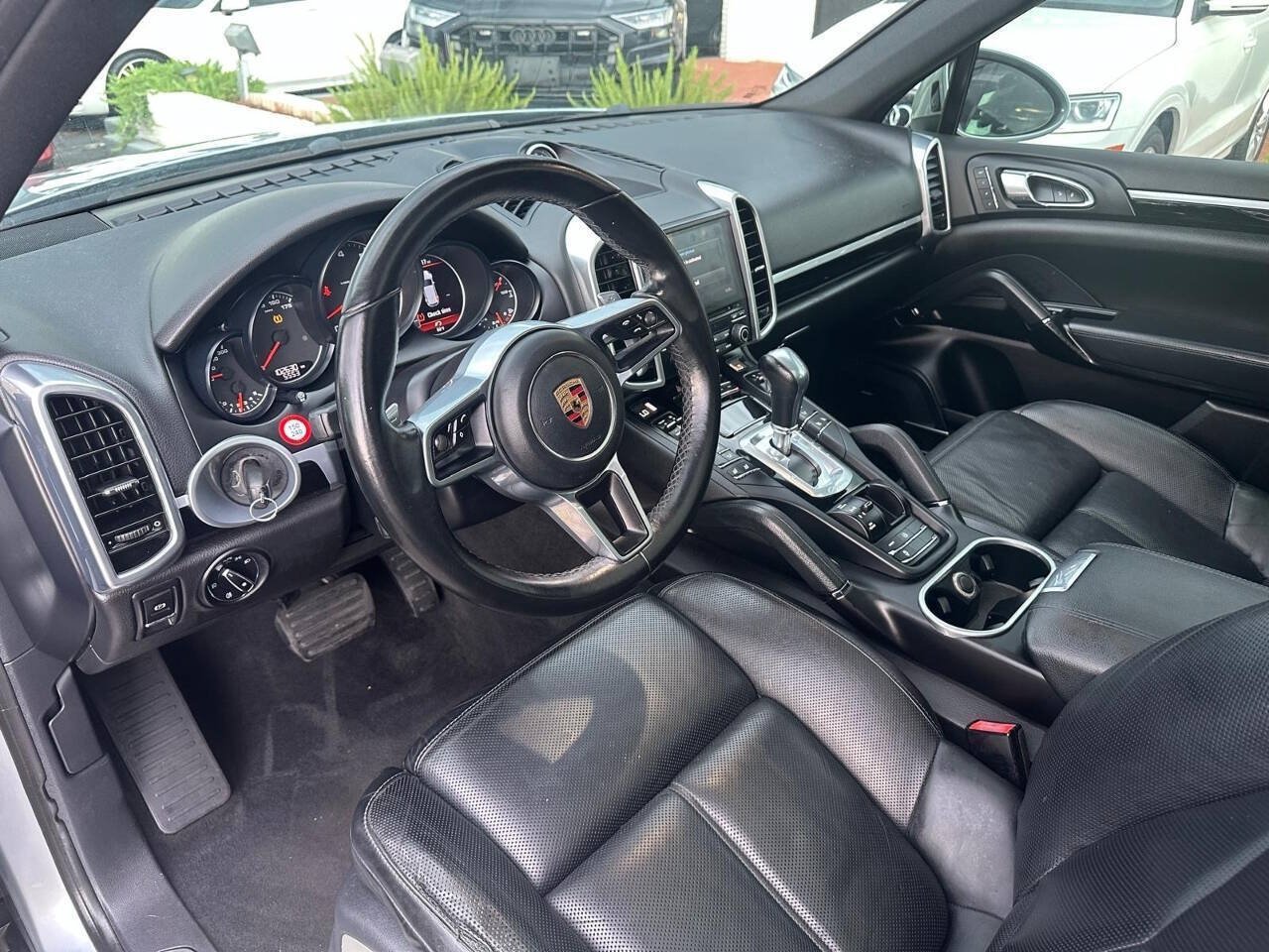 Used 2017 Porsche Cayenne Platinum Edition AWD/4WD image 8