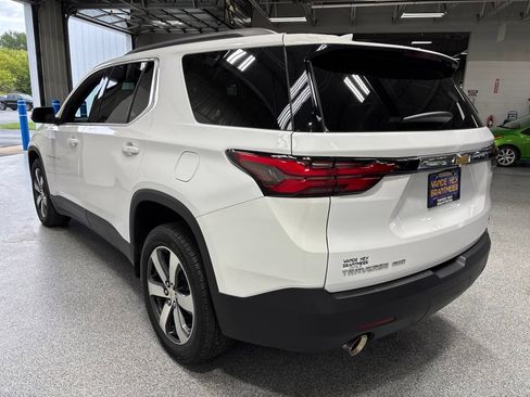 Used 2023 Chevrolet Traverse LT w/ LT Premium Package AWD/4WD image 5