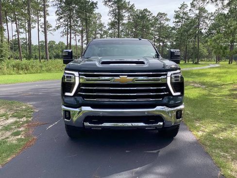 New 2026 Chevrolet Silverado 2500 LTZ w/ LTZ Plus Package AWD/4WD image 8