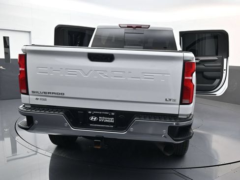 Used 2024 Chevrolet Silverado 2500 LTZ w/ LTZ Convenience Package AWD/4WD image 30