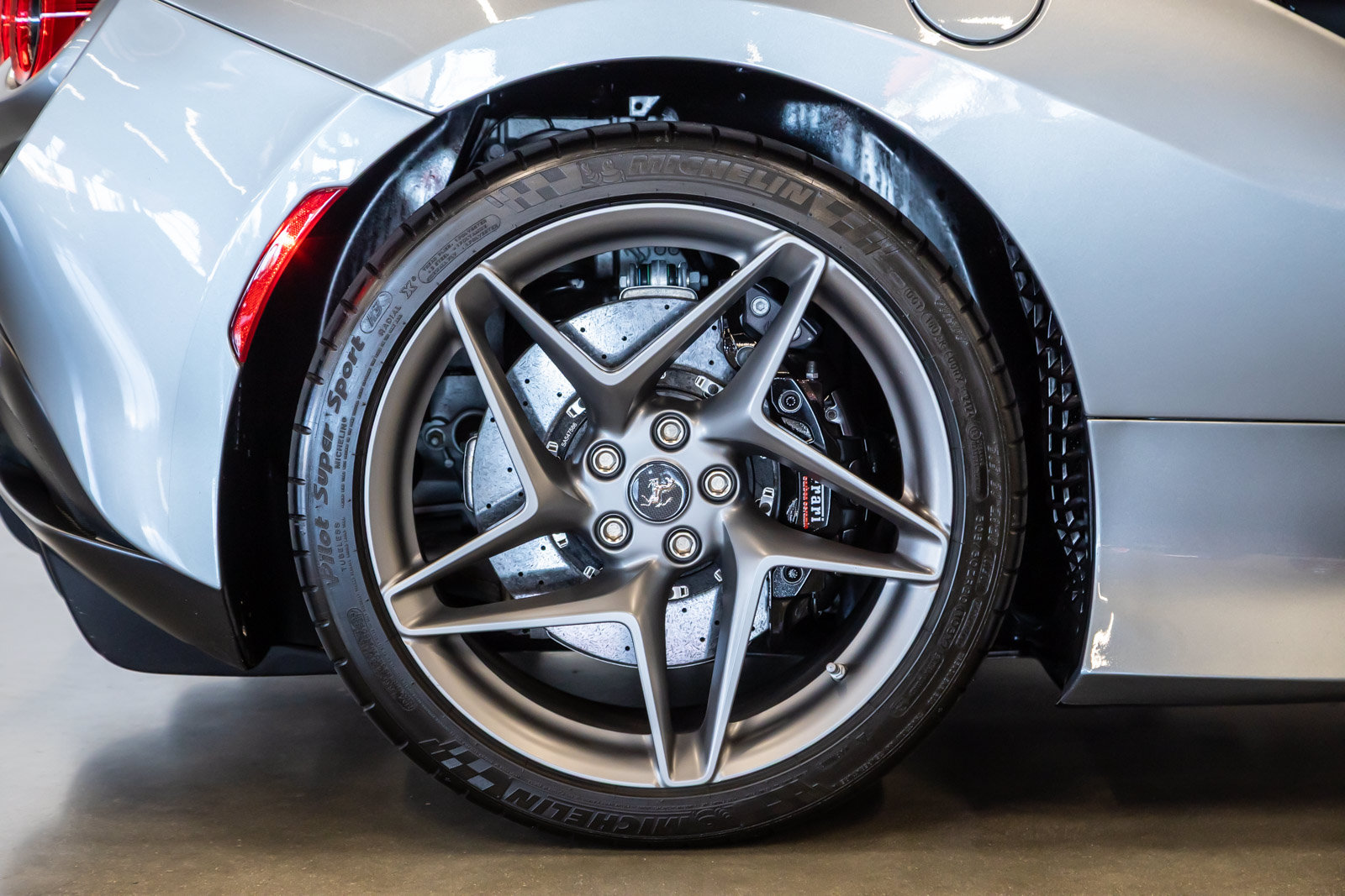Used 2021 Ferrari F8 Tributo RWD image 16