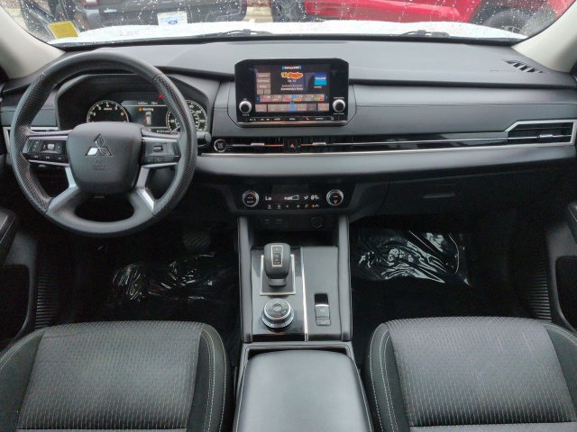 Used 2022 Mitsubishi Outlander ES FWD image 15