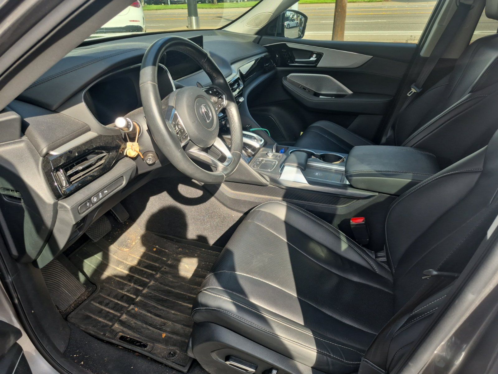 Used 2023 Acura MDX w/ Technology Package AWD/4WD image 2