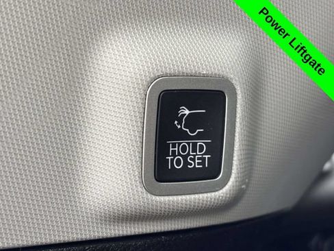 Used 2023 Jeep Grand Cherokee Limited w/ Black Appearance Package AWD/4WD image 36