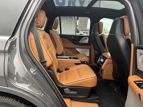 Used 2020 Lincoln Aviator Black Label w/ Dynamic Handling Package image 32