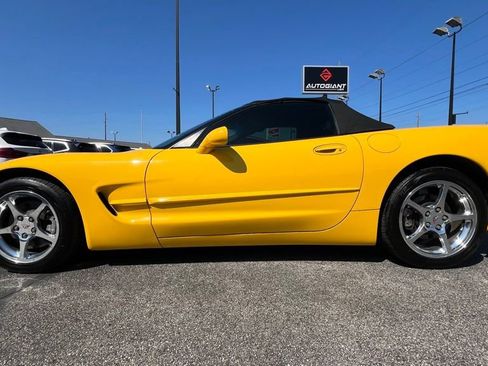 Used 2002 Chevrolet Corvette Convertible w/ Preferred Equipment Group2 image 3