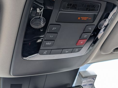 Certified 2026 Kia Carnival FWD image 31