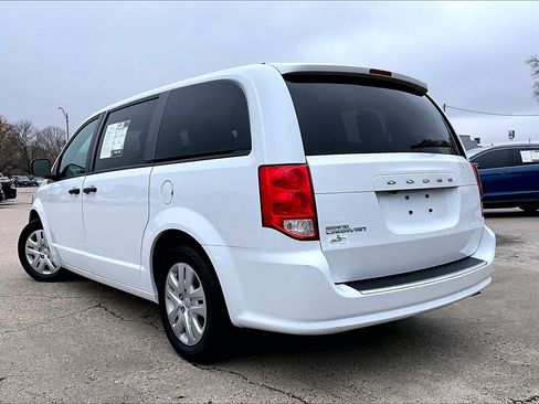 Used 2020 Dodge Grand Caravan SE w/ UConnect Hands-Free Group image 5