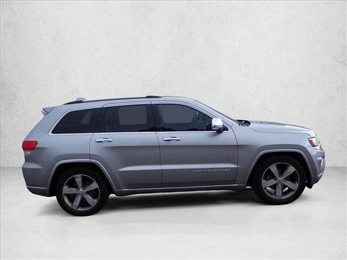 Used 2015 Jeep Grand Cherokee Overland w/ Advanced Technology Group AWD/4WD image 5