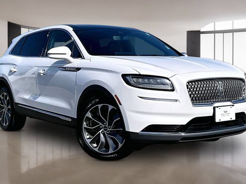 Used 2022 Lincoln Nautilus Reserve AWD/4WD image 11