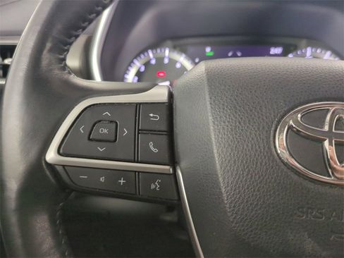 Used 2022 Toyota Highlander XLE image 32