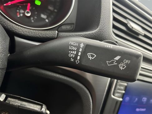 Used 2018 Volkswagen Passat 2.0T R-Line image 14