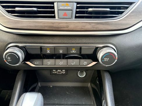 Used 2024 Nissan Altima 2.5 SV image 22