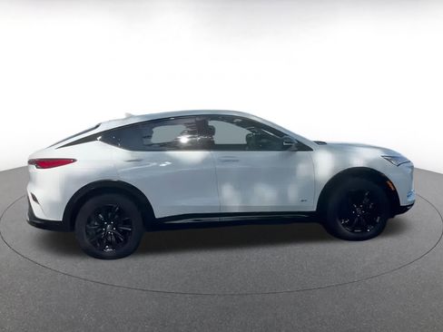 Used 2025 Buick Envista Sport Touring image 14