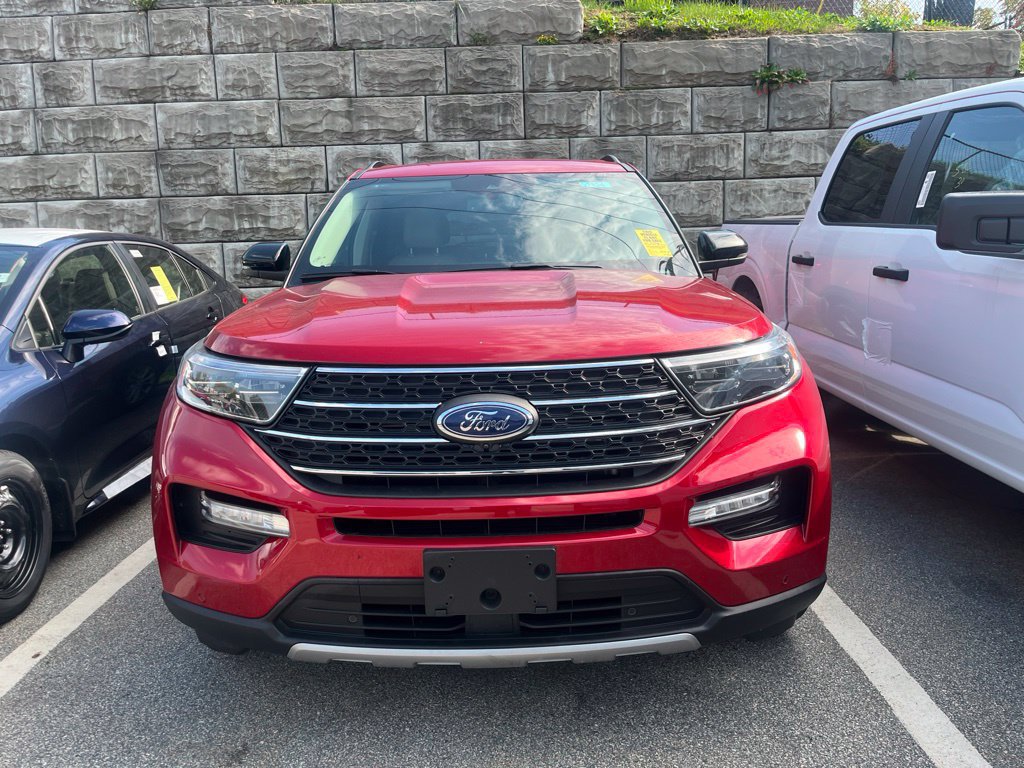 Used 2023 Ford Explorer XLT w/ Equipment Group 202A AWD/4WD image 3