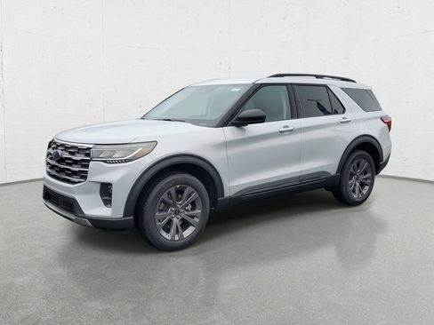 New 2026 Ford Explorer Active w/ Active Comfort Package image 4